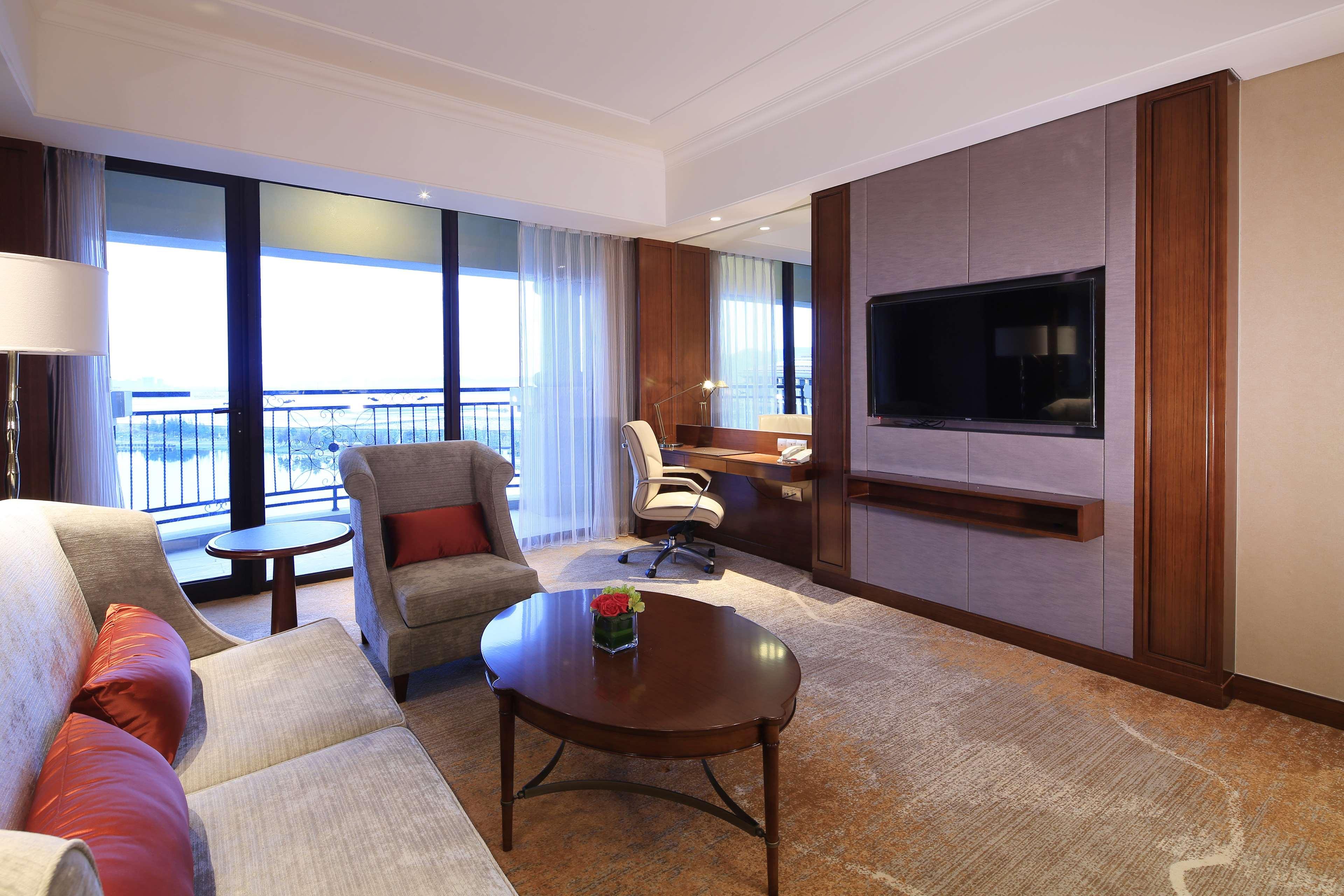 Doubletree By Hilton Ningbo - Chunxiao Hotell Eksteriør bilde