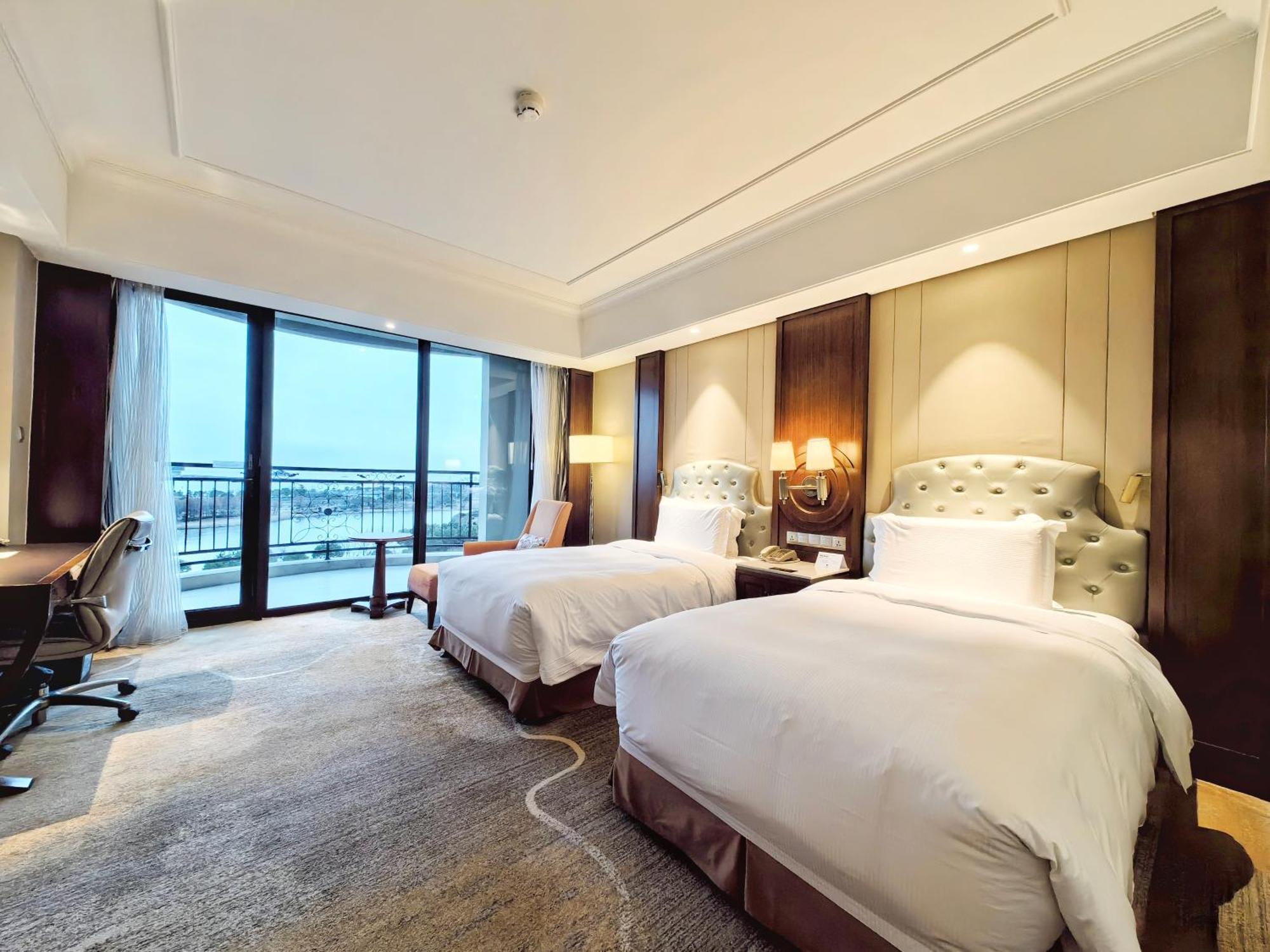 Doubletree By Hilton Ningbo - Chunxiao Hotell Eksteriør bilde