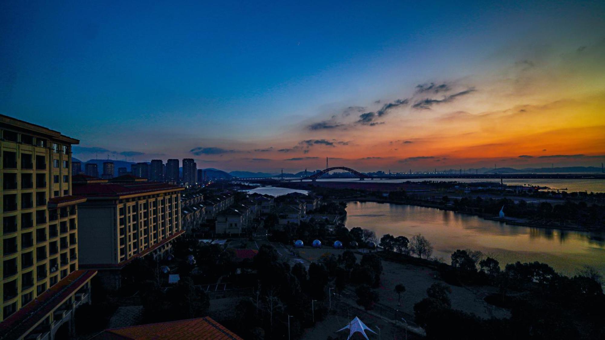 Doubletree By Hilton Ningbo - Chunxiao Hotell Eksteriør bilde