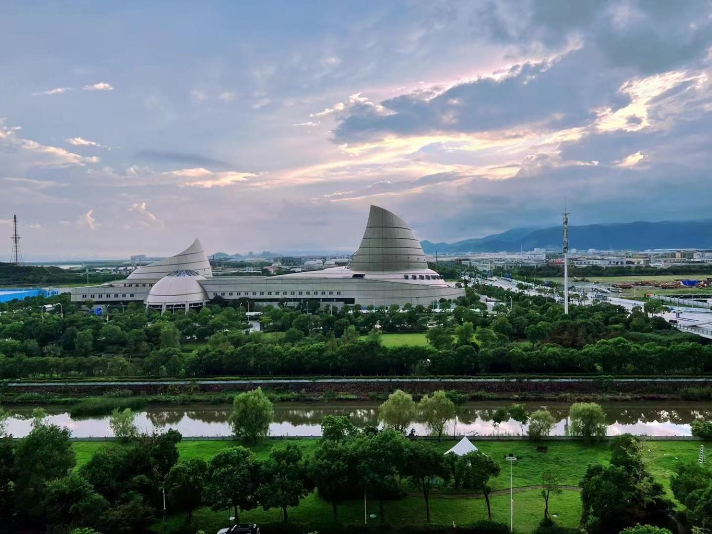 Doubletree By Hilton Ningbo - Chunxiao Hotell Eksteriør bilde